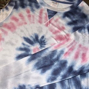 Long sleeve tyedye shirt!